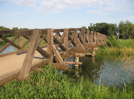 Как сделать мостик на пруду (фото), greenscenelandscape.com