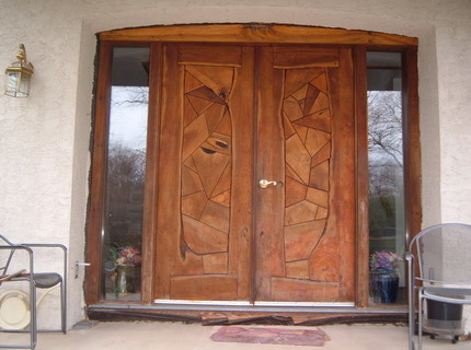 Деревянные двери (фото), commons.wikimedia.org 