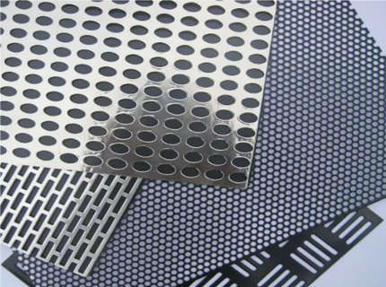 На фото - перфорированные стальные листы, hongdawiremesh.en.made-in-china.com