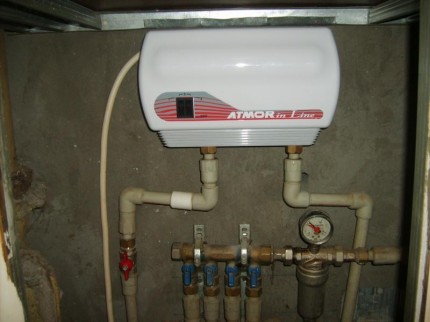 Типы систем, в которых используется подключение водонагревателя в виде кабеля к проточному водопроводу.