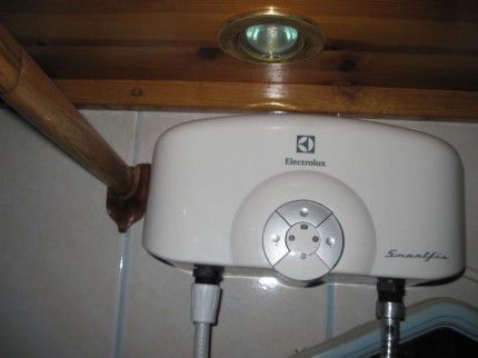 Типы систем, в которых используется подключение водонагревателя в виде кабеля к проточному водопроводу.