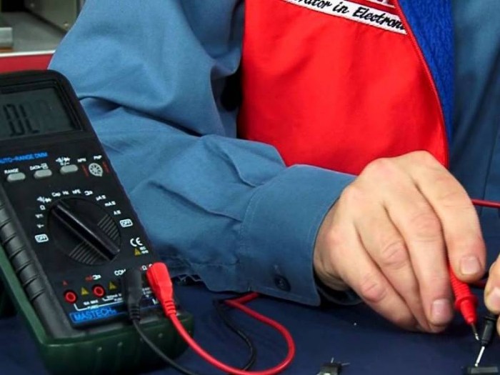 Как проверить электролитический конденсатор?